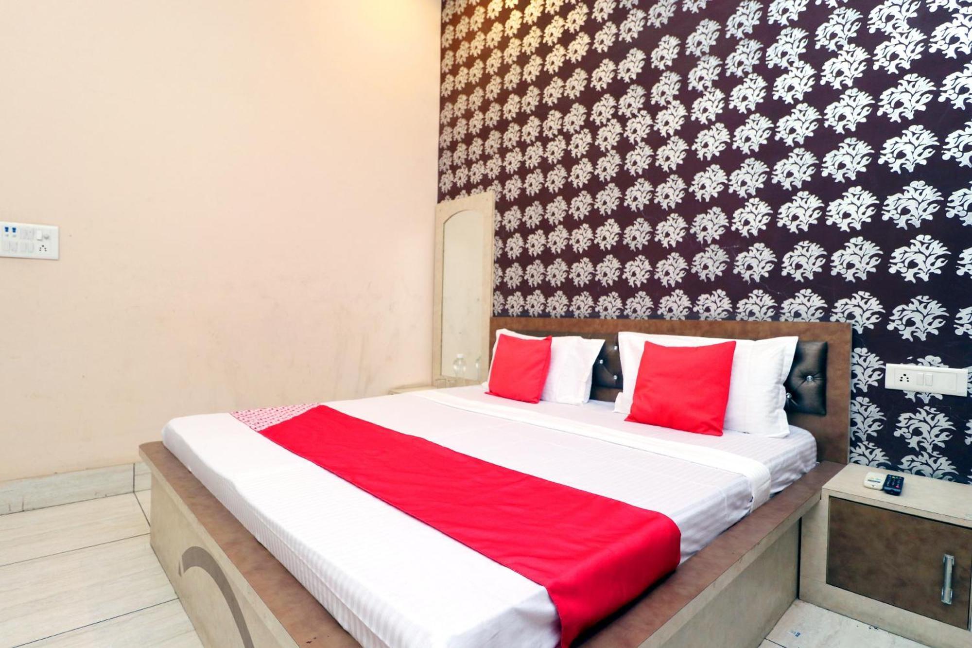 Hotel O Pushp Vatika Bhiwani Экстерьер фото
