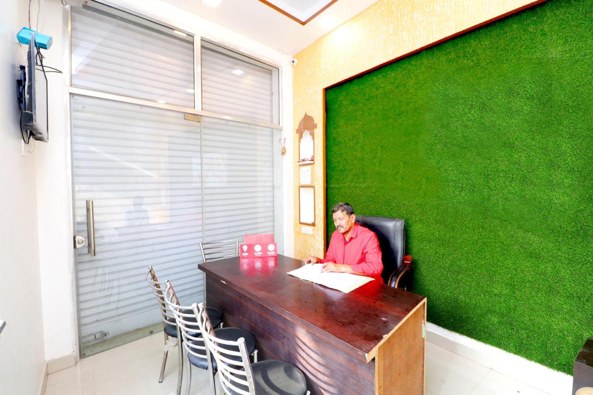 Hotel O Pushp Vatika Bhiwani Экстерьер фото