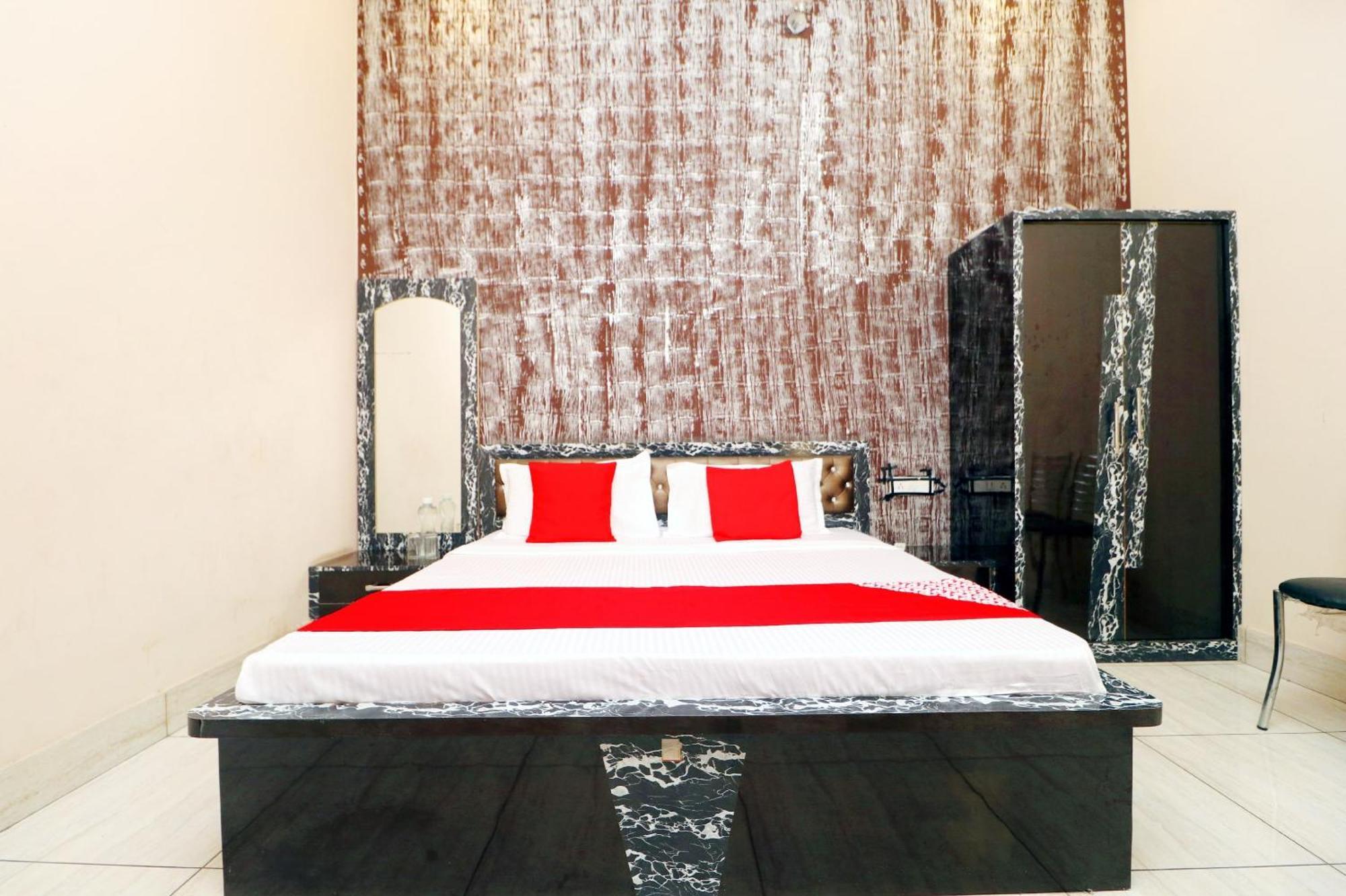 Hotel O Pushp Vatika Bhiwani Экстерьер фото