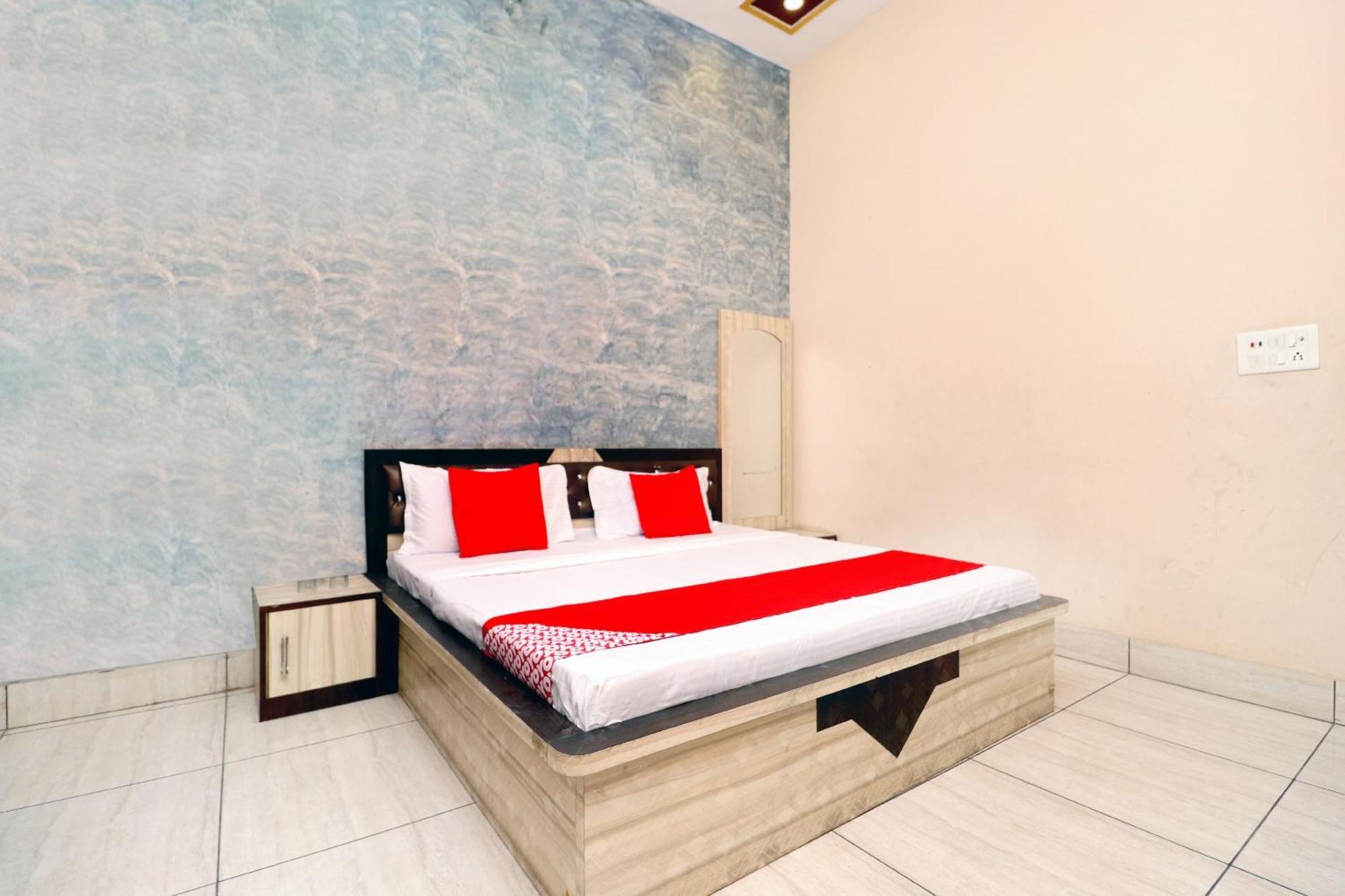 Hotel O Pushp Vatika Bhiwani Экстерьер фото