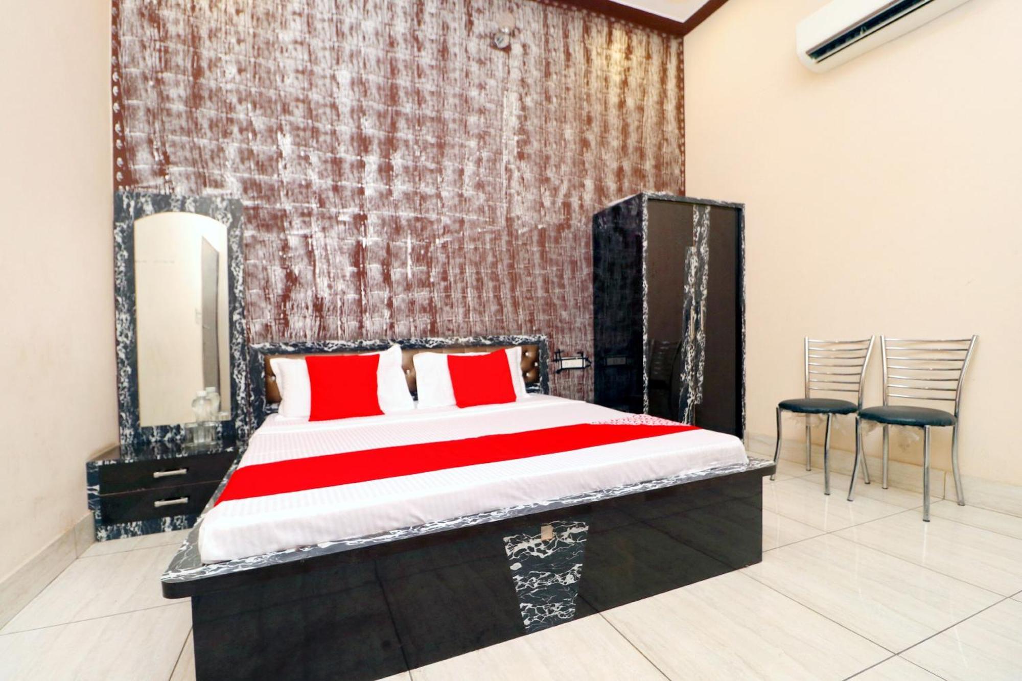 Hotel O Pushp Vatika Bhiwani Экстерьер фото